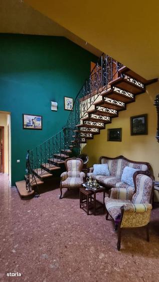 Casa spa?ioasa cu 8 camere, in apropiere de facilita?i - 2