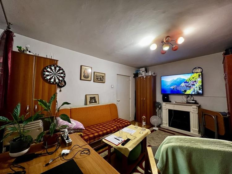 Apartament spatios, 3 camere, decomandat, etaj 1 - Calea Sagului - 4