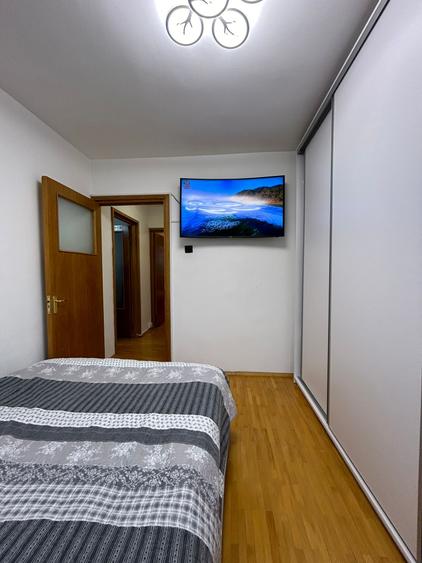 1 Decembrie 3 Camere Etaj 1 Centrala Proprie Instalatii Schimbate 12 Min Metrou - 5