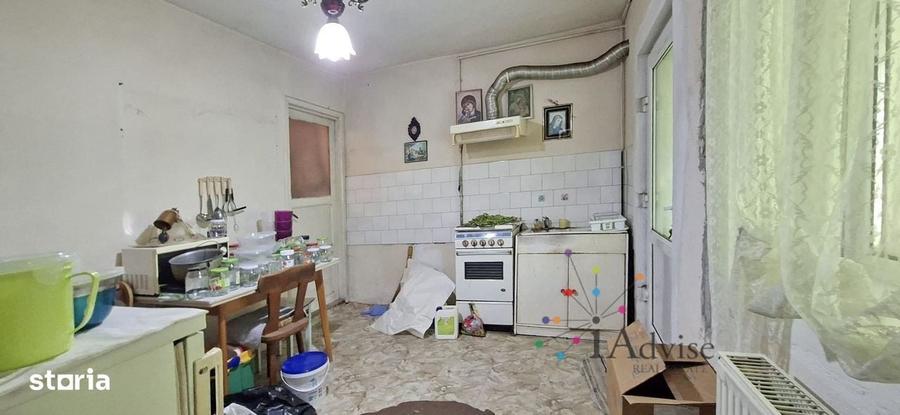 Casă cu 4 camere în Zărnești