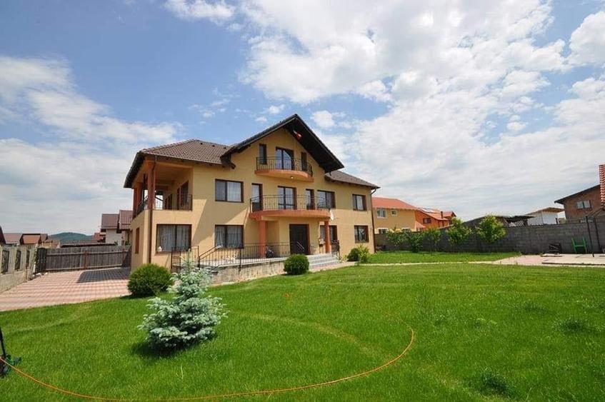 Vila de 6 camere zona Sanpetru - 2