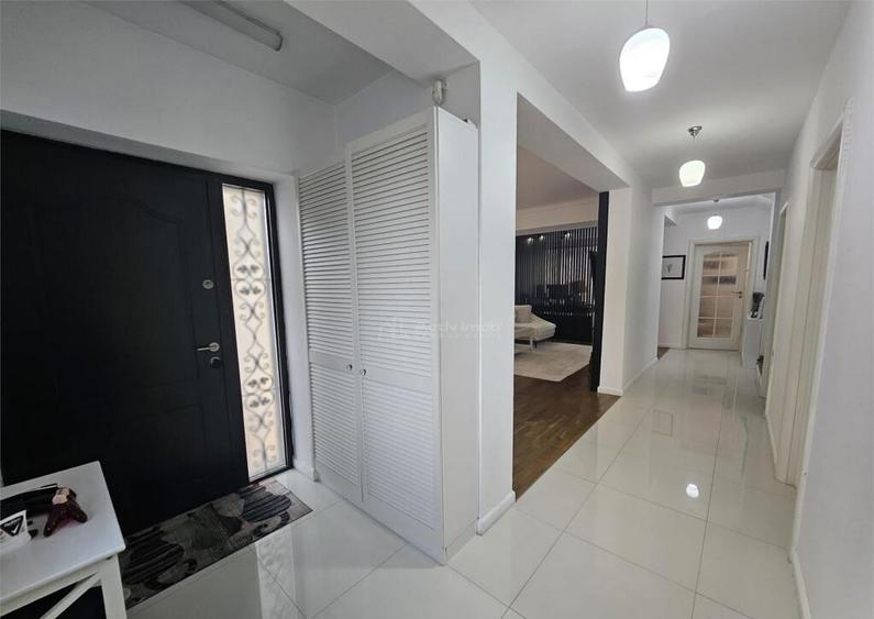 Vila P 1 M Militari Residence- Ballroom - 13