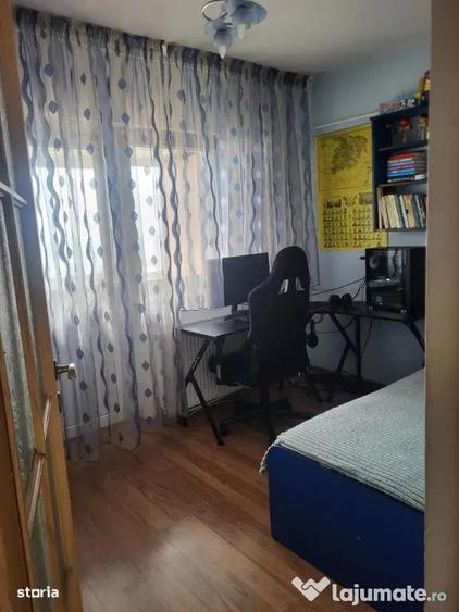 Apartament cu 3 camere decomandat în Central