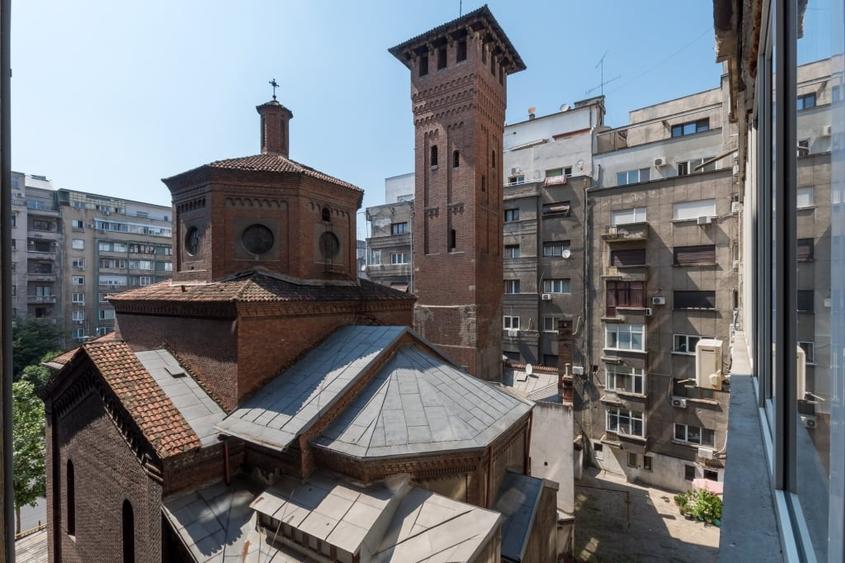 Apartament cu 2 camere semidecomandat în P-ța Universității
