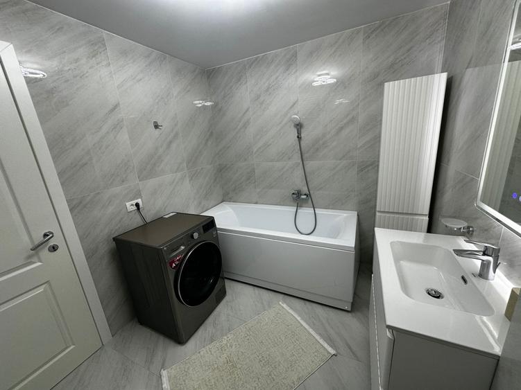 Casă individuală cu 6 camere cu Canalizare în Colentina