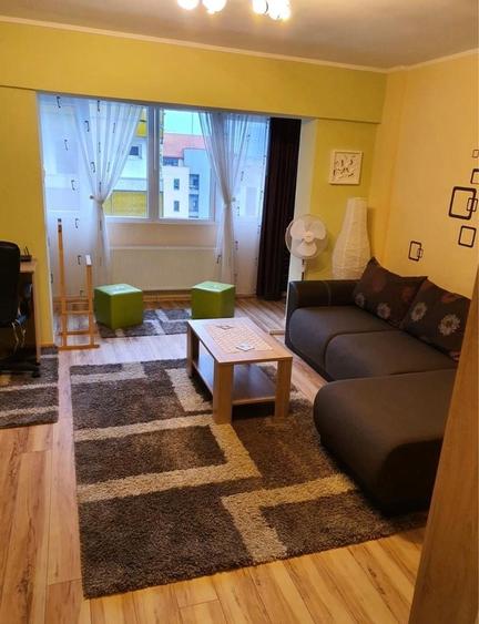 Garsonieră decomandată în Central