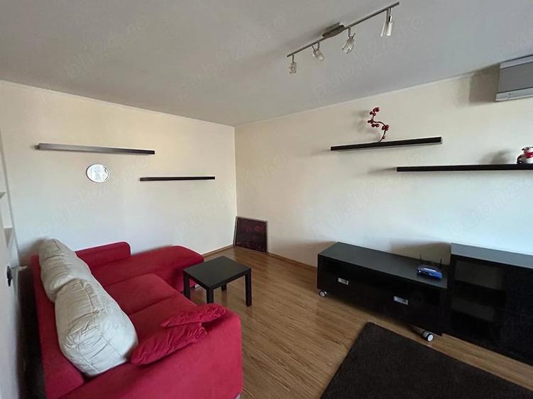 Apartament cu 4 camere semidecomandat în Podgoria