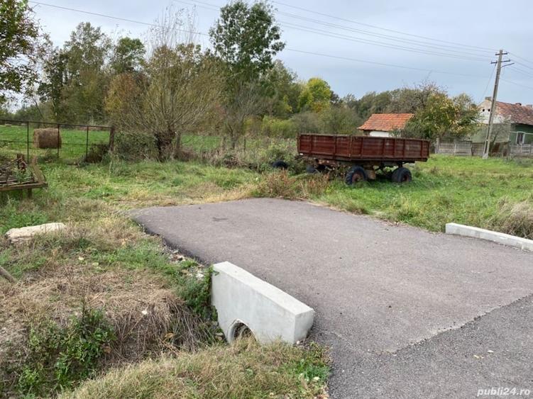 Teren de 4990 mp, în Duboz