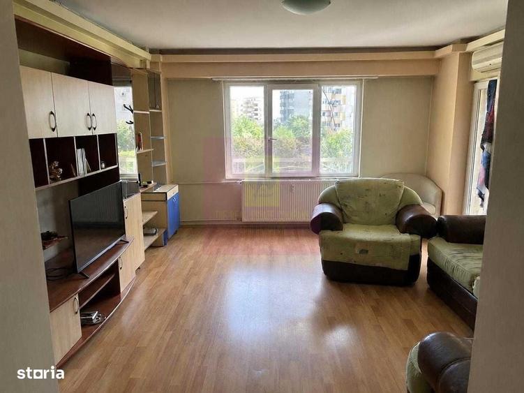 Apartament cu 3 camere în Octavian Goga