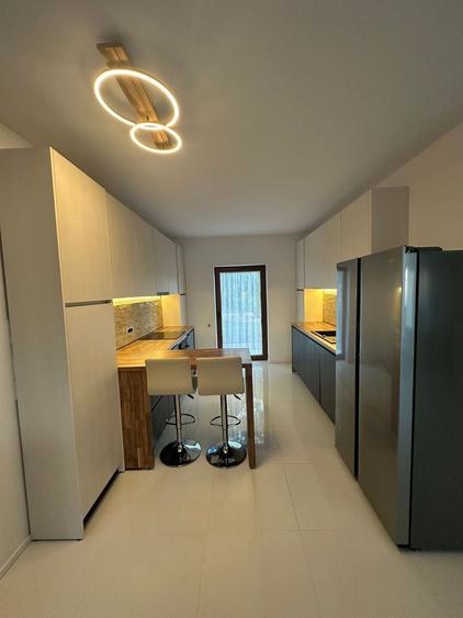 Duplex cu 4 camere cu Canalizare în Exterior Nord