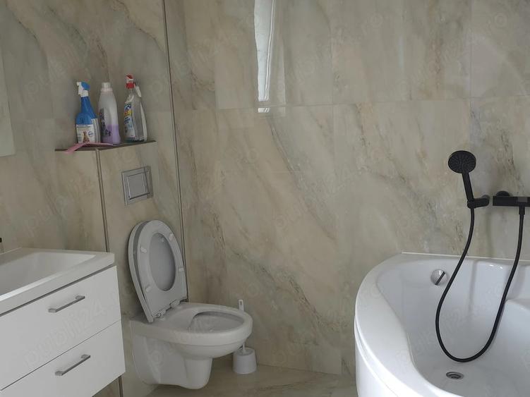 Casă cu 5 camere cu Teren 70 Mp în Central
