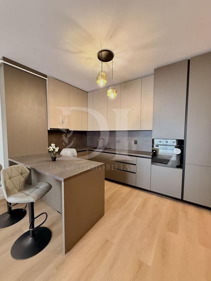 Apartament cu 2 camere semidecomandat, mobilat în Florești