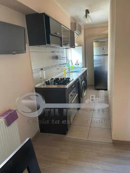 Apartament cu 2 camere decomandat în Gară