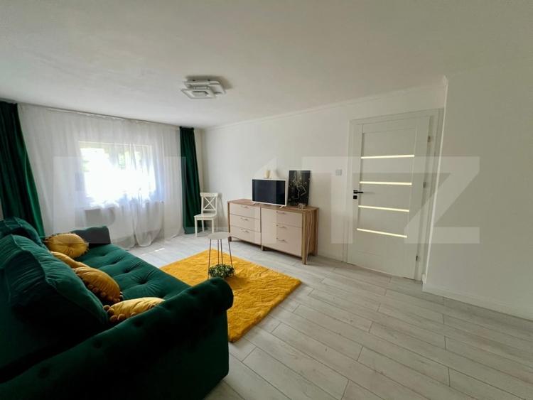 Apartament cu 3 camere, 70 mp, zona Centrala - 2
