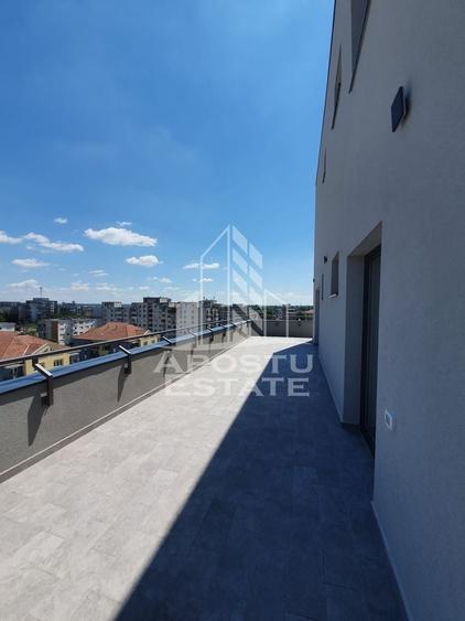 Apartament cu 3 camere semidecomandat în Malul Mureșului
