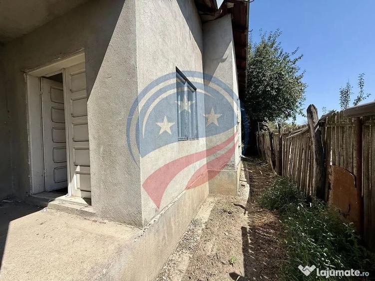 Casă cu 4 camere cu Teren 680 Mp în Central