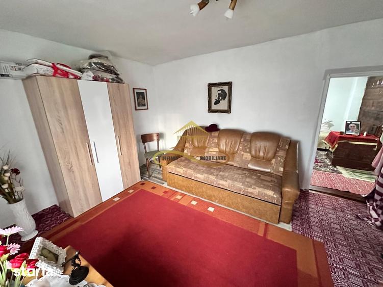 Casă cu 4 camere cu Teren 1278 Mp în Filipești