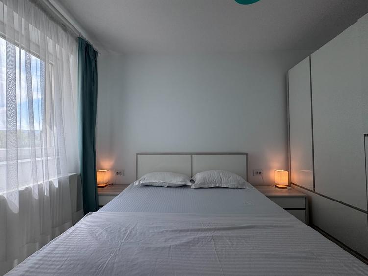 Apartament cu 2 camere decomandat, mobilat în Tractorul