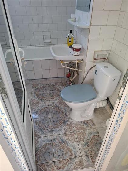Apartament cu 3 camere decomandat în Viziru 1