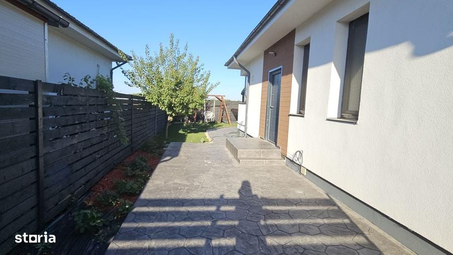 Casă cu 4 camere cu Teren 338 Mp în Tunari