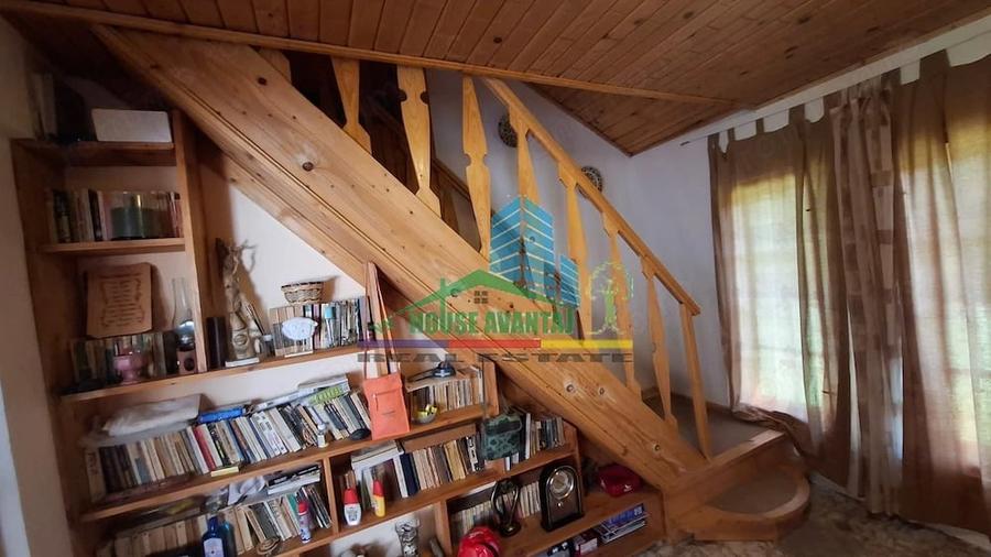 Casă cu Teren 4070 Mp în Soveja