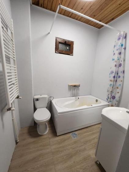 Casă individuală cu 6 camere cu Canalizare în Reci