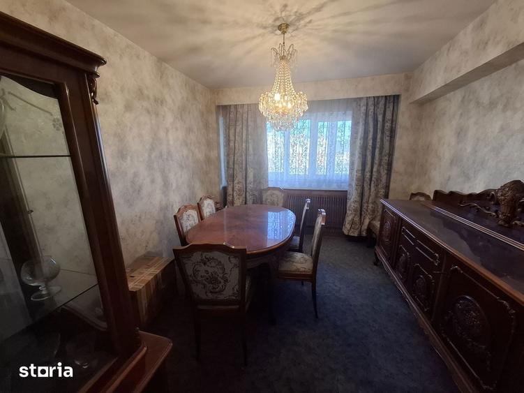 Apartament cu 4 camere semidecomandat în Ultracentral
