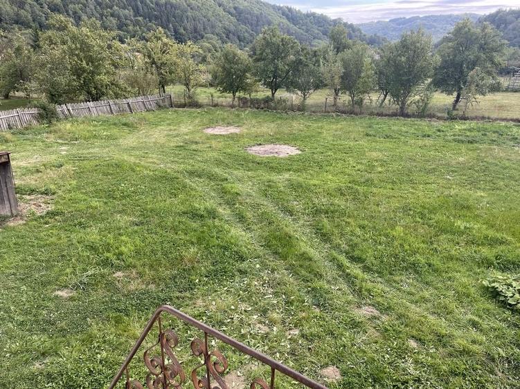 Casă cu 3 camere în Cotenești