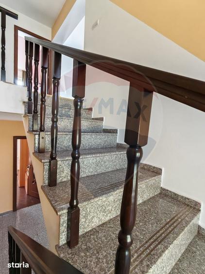 Casă cu 5 camere cu Teren 500 Mp în Hărman