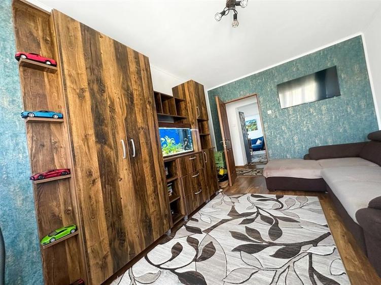 Apartament cu 3 camere decomandat în Iosia