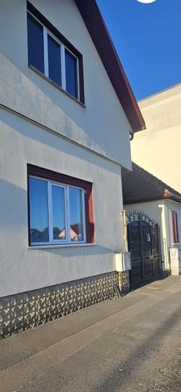 Casă individuală cu 4 camere cu Teren 50 Mp în Bartolomeu