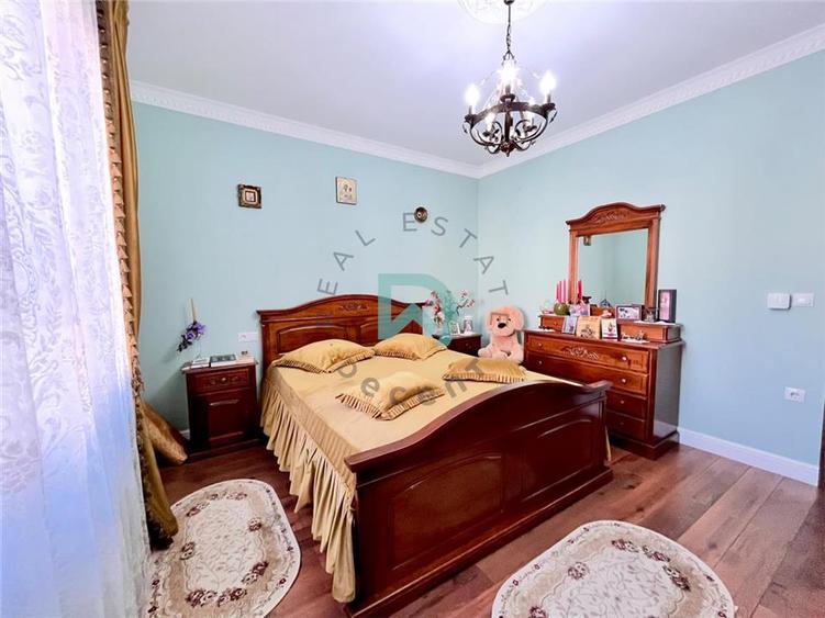 Casă individuală cu 7 camere cu Canalizare în Lupeni