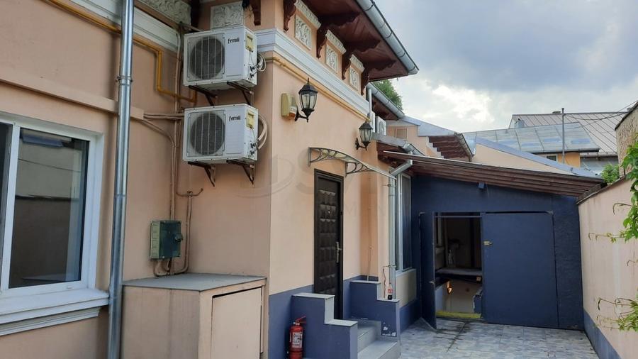 Casă individuală cu 3 camere cu Canalizare în Banu Manta