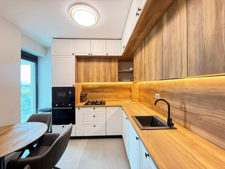 Apartament cu 3 camere decomandat în Străulești