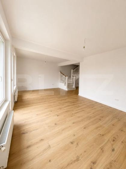 Duplex cu 4 camere cu Canalizare în Unirea
