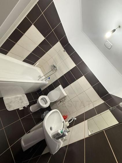 Apartament cu 2 camere semidecomandat, mobilat în Central