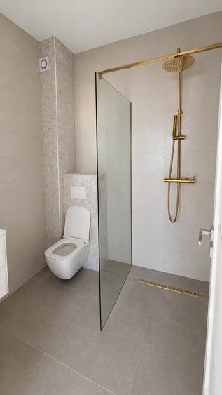 Apartament cu 3 camere semidecomandat în Turnișor