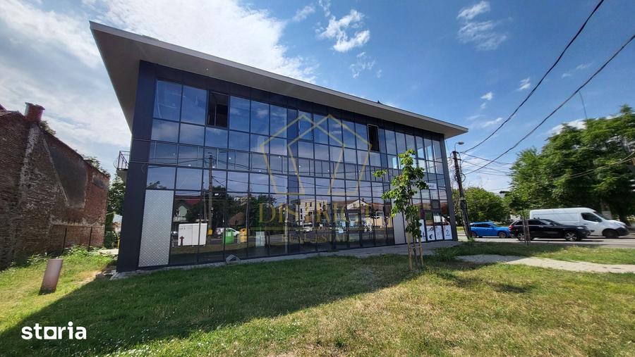 Spațiu comercial, de 1,000 mp, în Bucovina