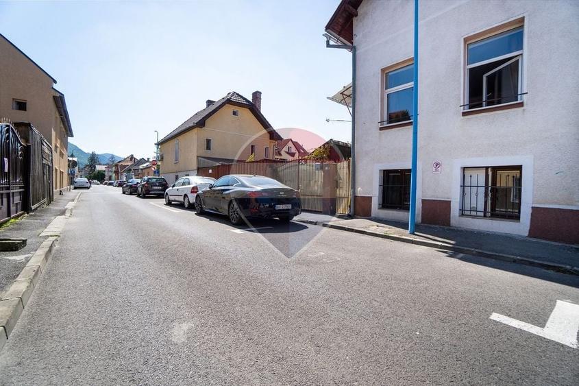 Apartament cu 4 camere decomandat, mobilat în Centrul Civic
