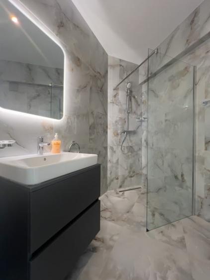 Apartament cu 3 camere decomandat, mobilat în Cișmigiu
