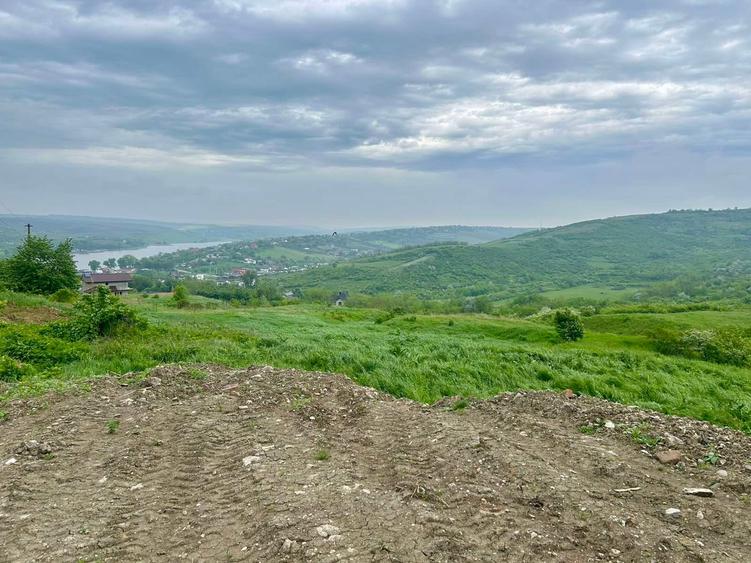 Teren extravilan de 1100 mp, în Central