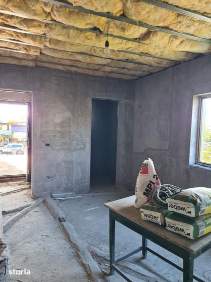 Casă cu 7 camere cu Teren 757 Mp în Central