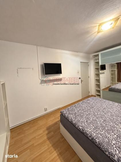 Apartament cu 3 camere decomandat în Berceni