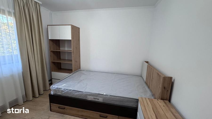 Apartament cu 4 camere semidecomandat în Central