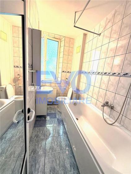 Apartament cu 2 camere decomandat în Ultracentral