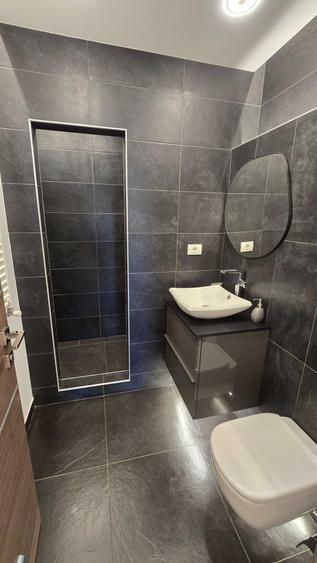 Apartament cu 4 camere decomandat în Progresul