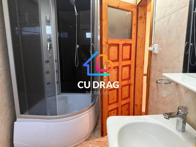 Apartament cu 5 camere decomandat în Ștefan cel Mare