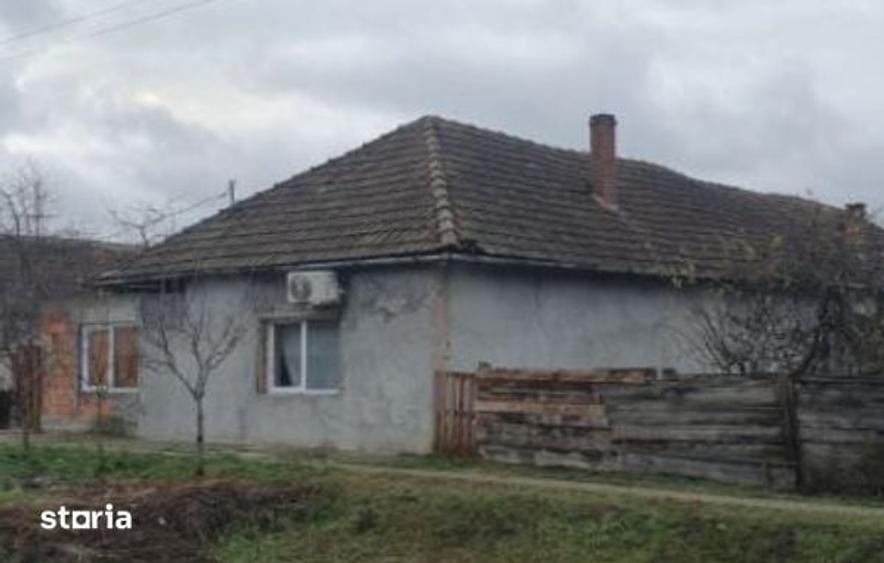 Casă cu 2 camere cu Teren 800 Mp în Sintea Mare