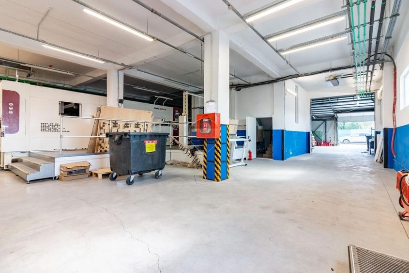 Spațiu industrial, de 1,550 mp, în Glina
