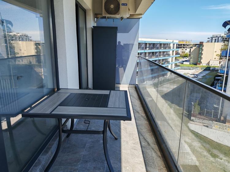 Apartament cu 3 camere semidecomandat în Central